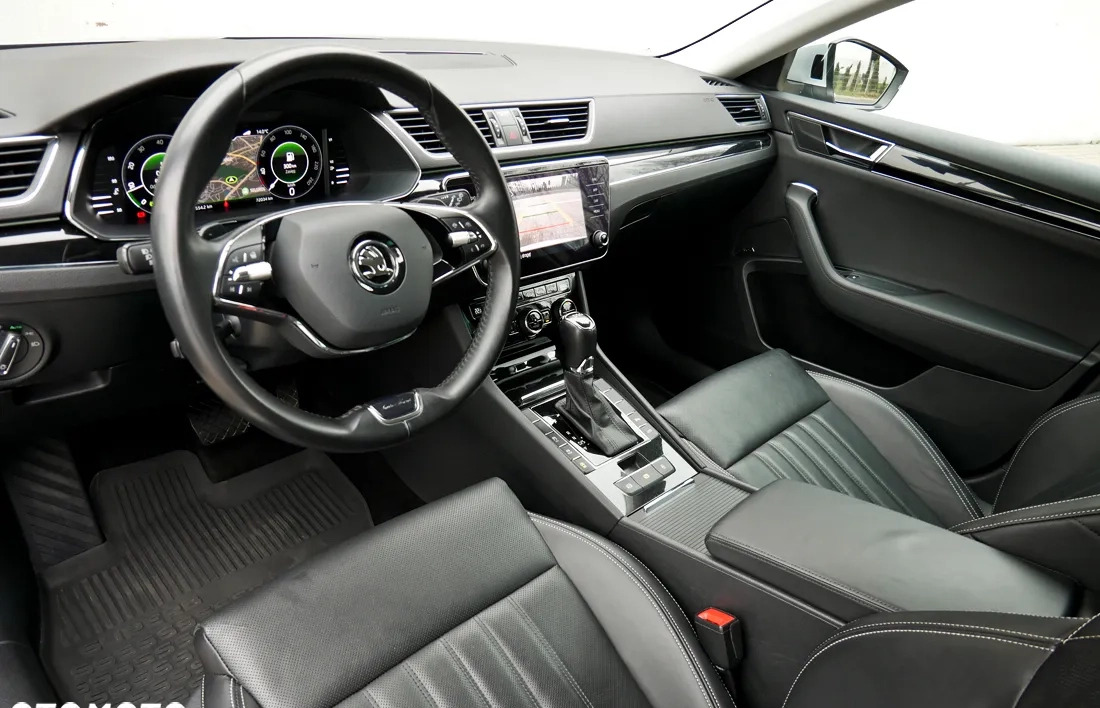 Skoda Superb cena 154900 przebieg: 71711, rok produkcji 2020 z Kraków małe 781